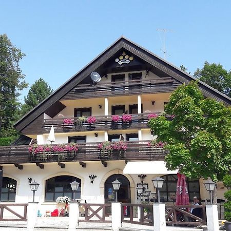 Sobe Krona Radovljica Bagian luar foto