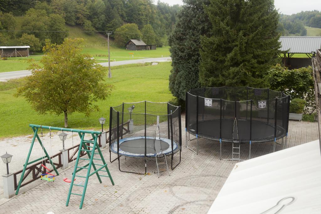 Sobe Krona Radovljica Bagian luar foto